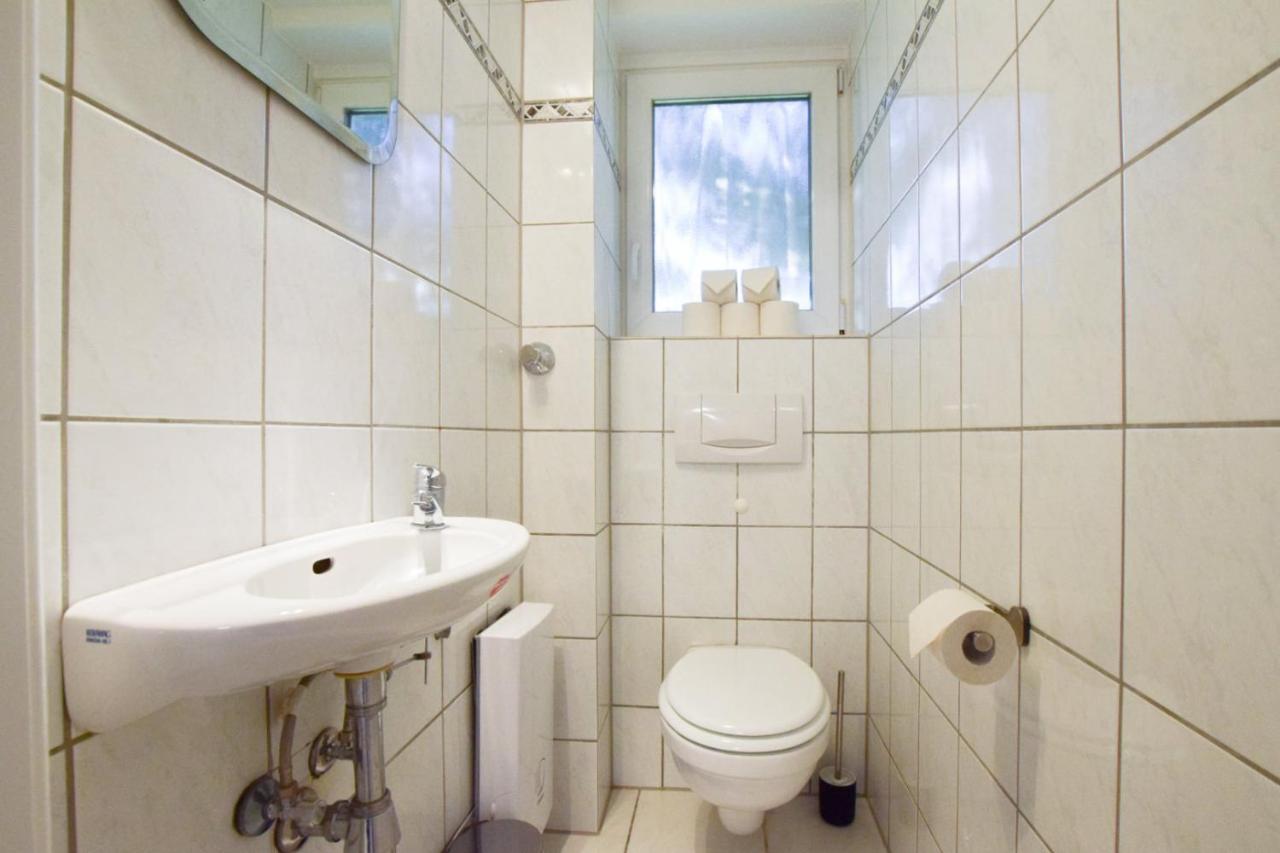 Raj Living - 1 , 3 And 4 Room Apartments - 20 Min Messe Dus & Airport Dus Meerbusch Exteriör bild
