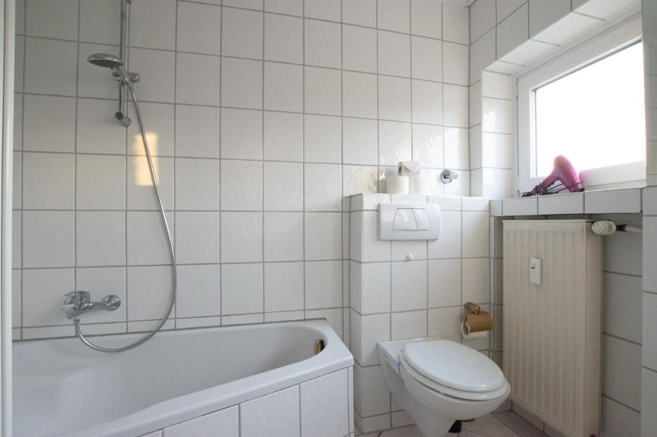 Raj Living - 1 , 3 And 4 Room Apartments - 20 Min Messe Dus & Airport Dus Meerbusch Exteriör bild